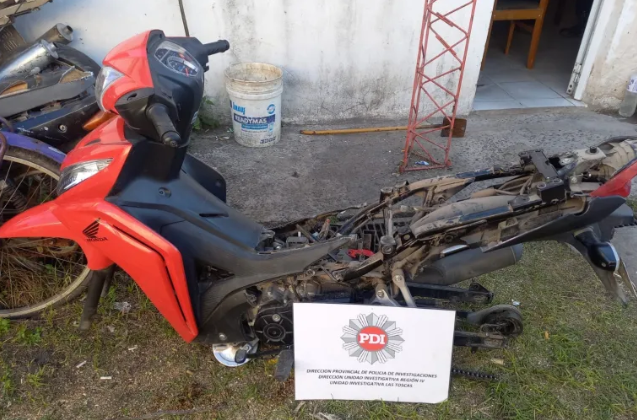Un ladrón asaltó a una mujer en Isleta Norte: le robó 100 mil pesos y una moto.